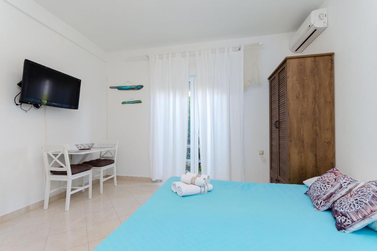 Apartments Slavica R Banjol Exterior foto